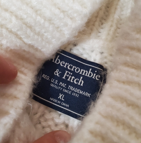 NWT Abercrombie & Fitch Womens Fuzzy Mock Neck Sweater. Cream/White. Knit. XL. - Picture 4 of 11
